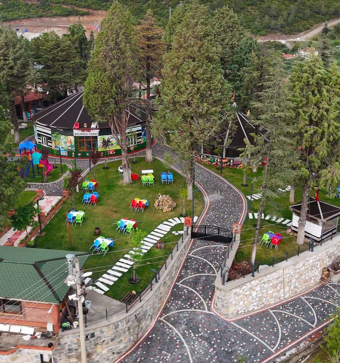 Kavaklıdere'de Yenilenen Esenpark ve Cafe Restaurant Hizmete Açıldı 6